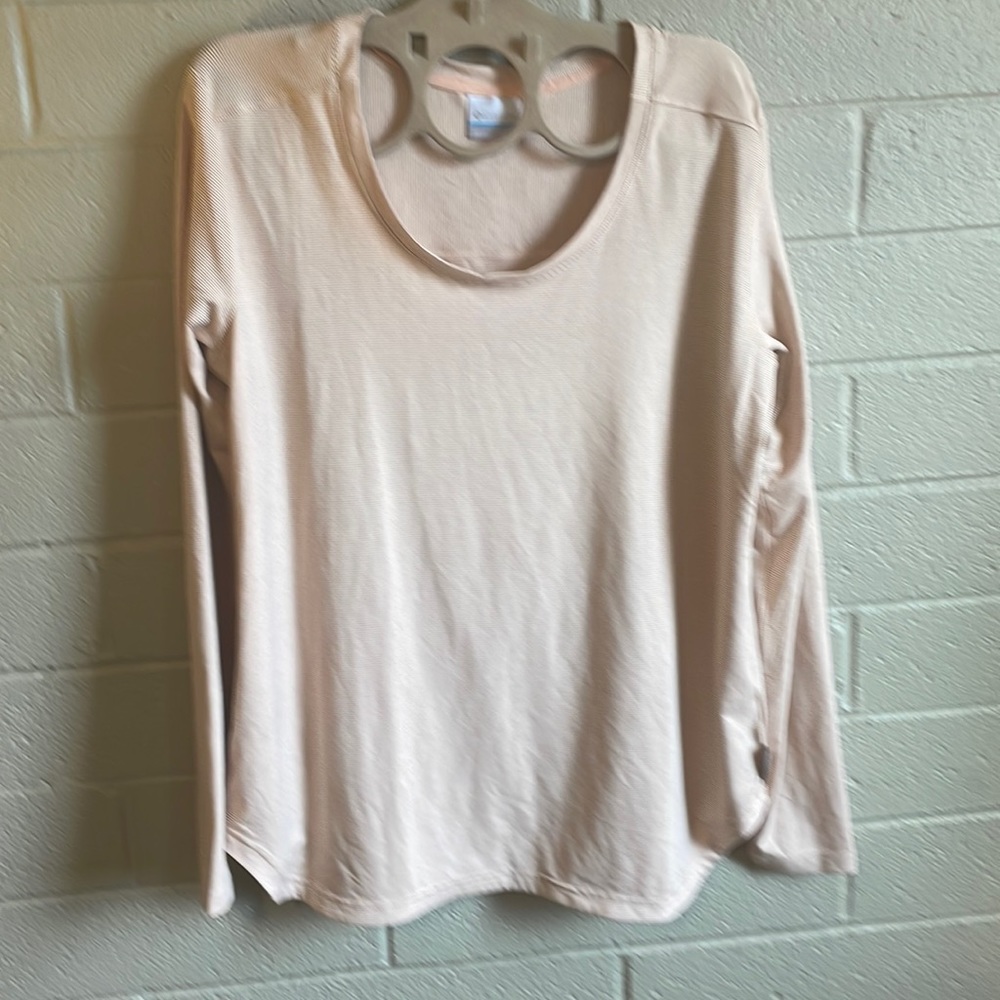 Columbia long sleeved active tee shirt size XL color peach with grey stripes
